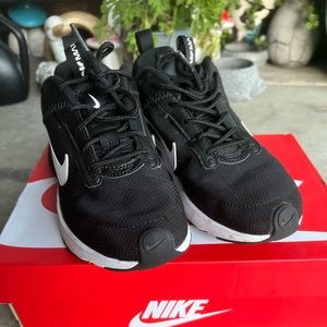 Air Max INTRLK Lite Women shoes size 6